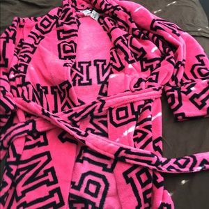 💕PINK VS Brand new robe 💕